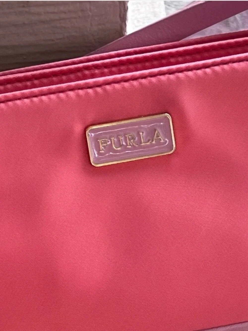 Furla NWOT Coral Two-Tone Shoulder Bag - Picture 2 of 4